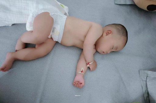 包头四个月宝宝12斤 包头四个月宝宝12斤